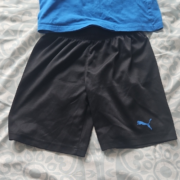 Puma Vibrant Blue Tee and Classic Black Shorts - Picture 2 of 4